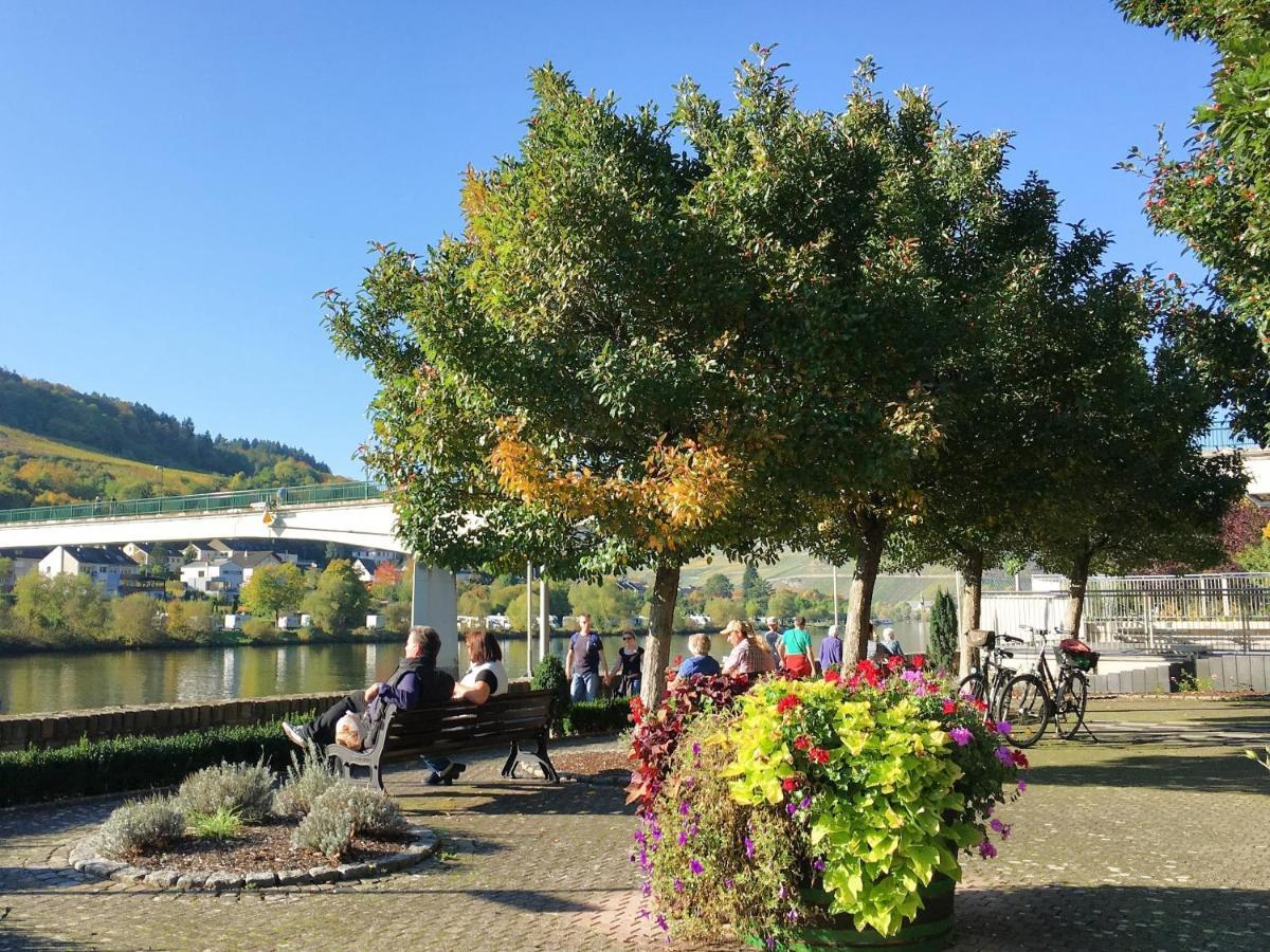 Ferienhaus Moselpromenade Zell an der Mosel Esterno foto