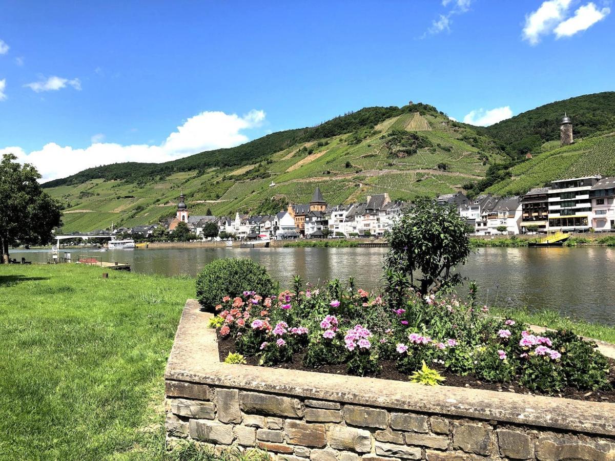 Ferienhaus Moselpromenade Zell an der Mosel Esterno foto