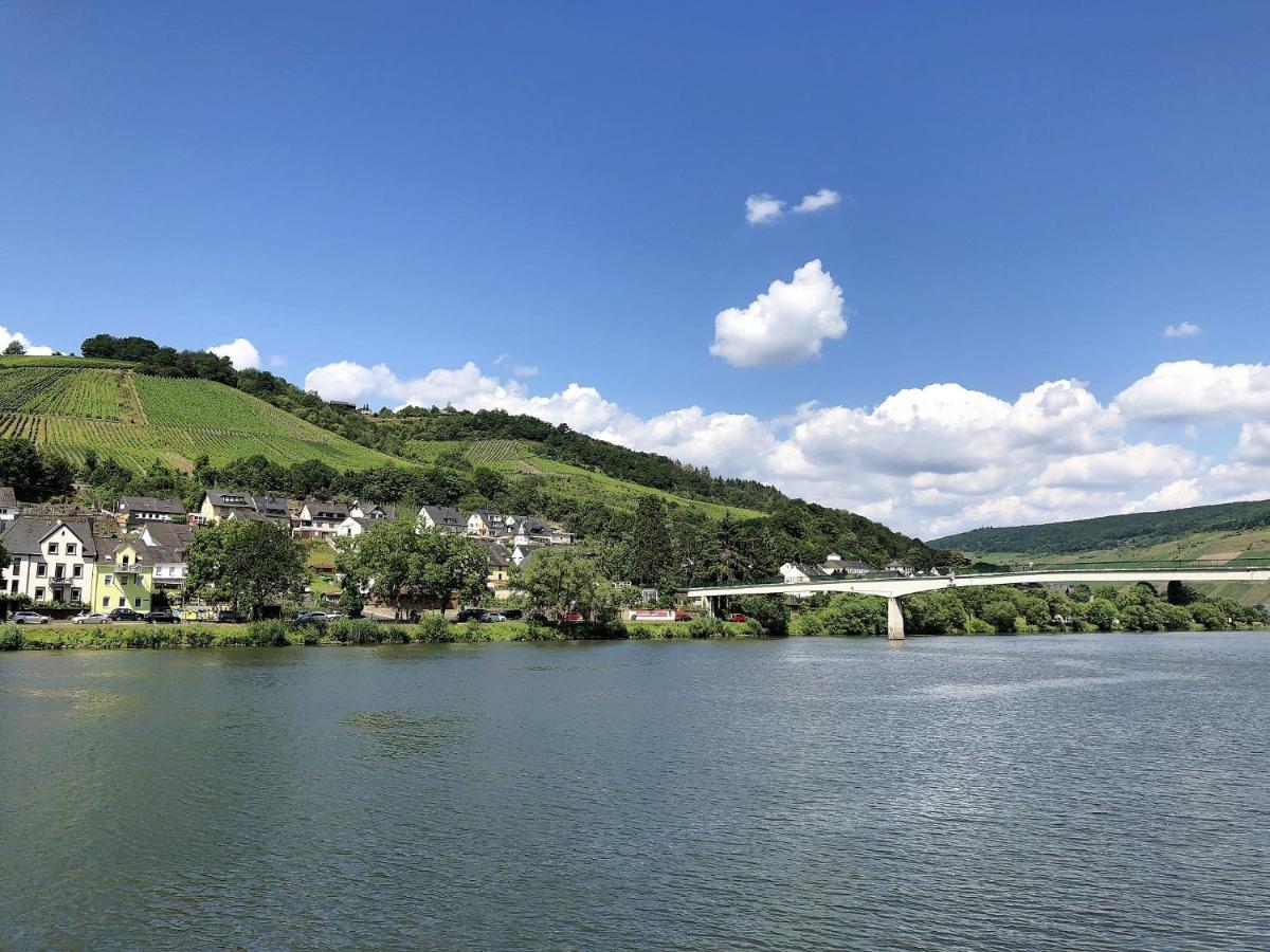 Ferienhaus Moselpromenade Zell an der Mosel Esterno foto